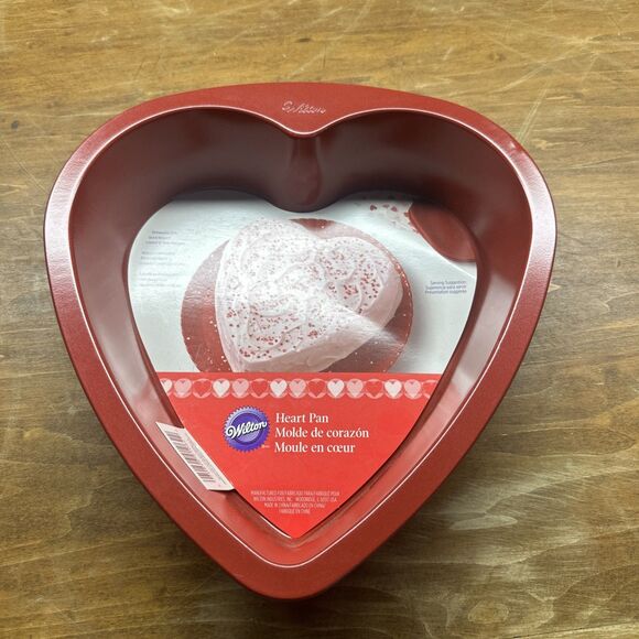 Wilton Red Heart Cake Pan 9-Inch Steel Non-Stick Baking Valentine's Day New - Picture 1 of 3